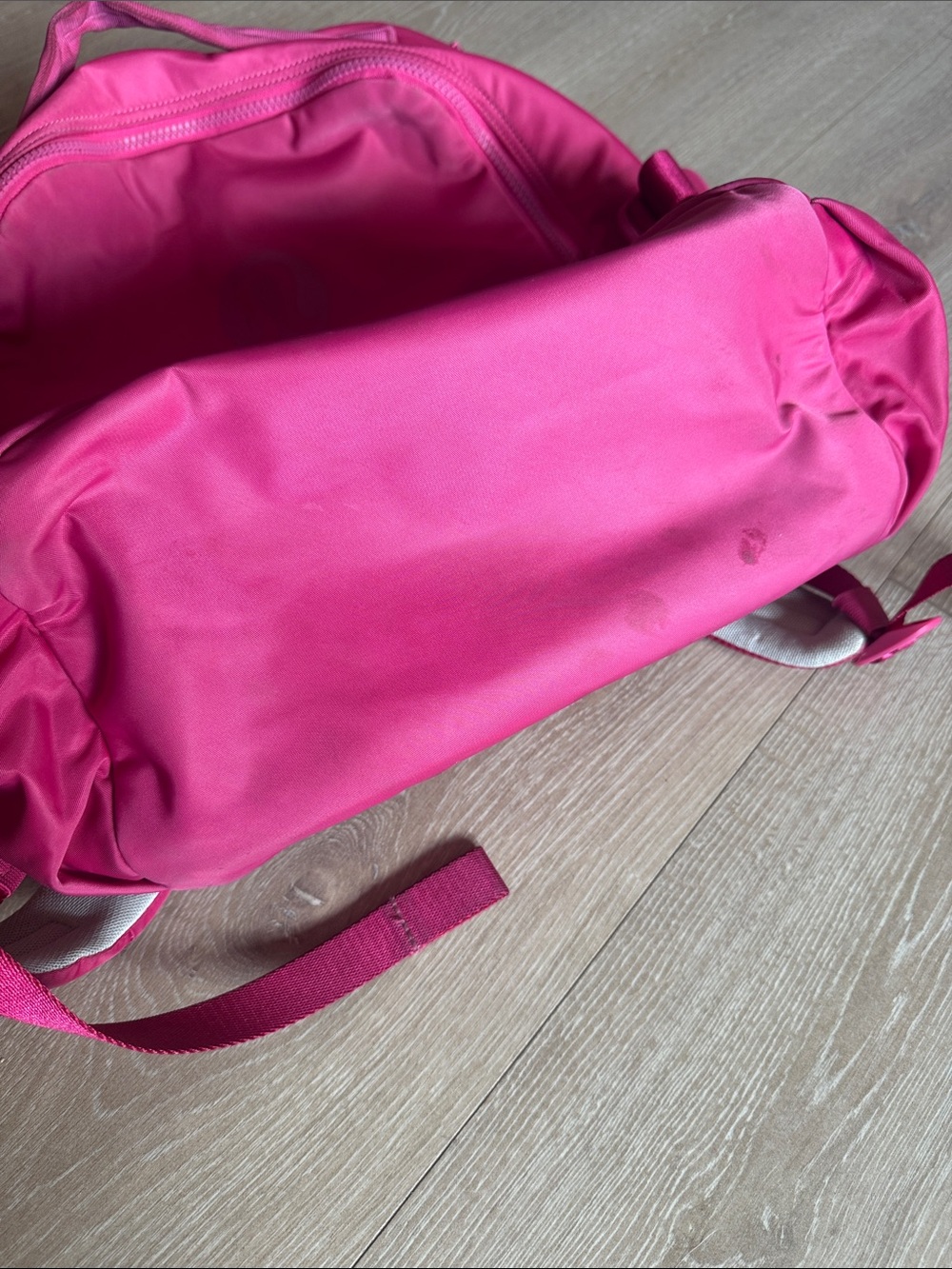 lululemon athletica Hot Pink Everyday Pack - Picture 2 of 3